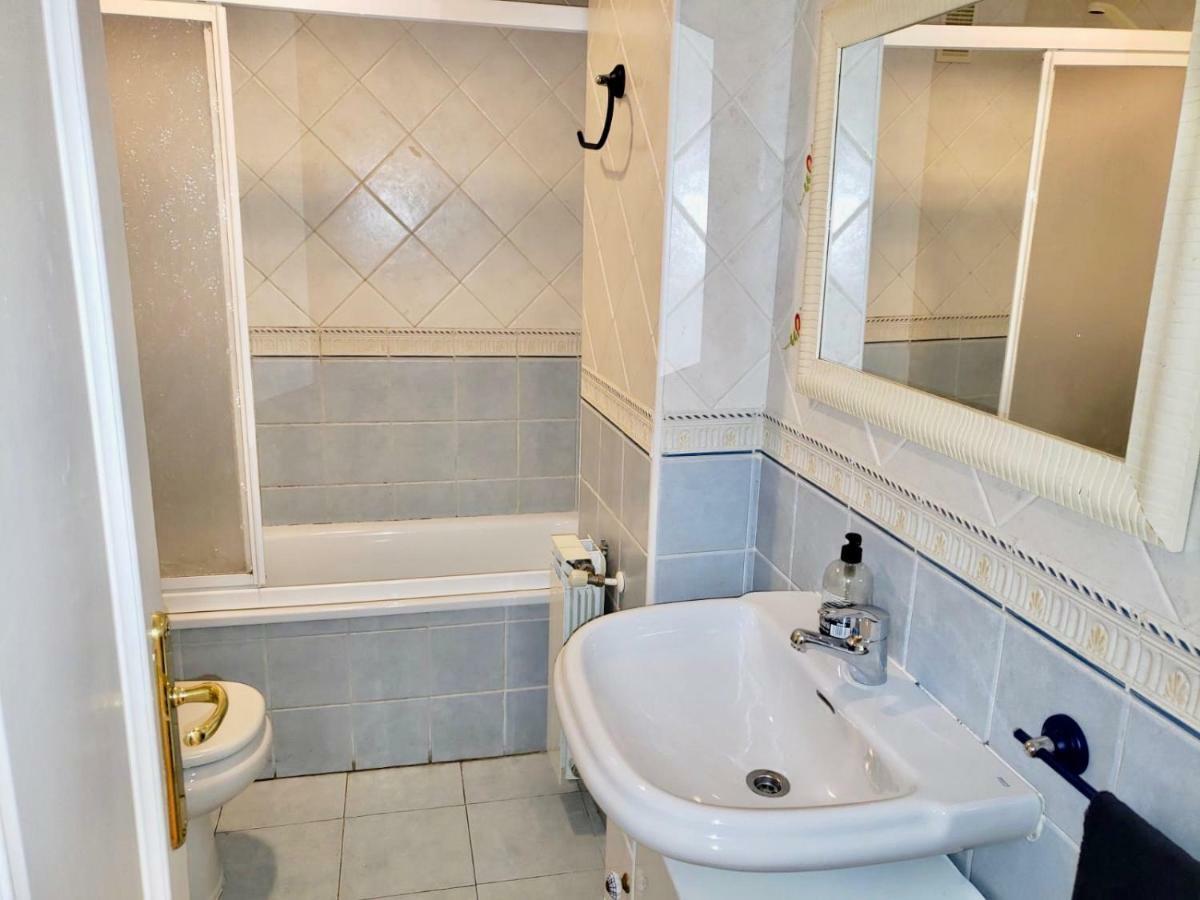 Roxy 1 Apartment Ávila Luaran gambar